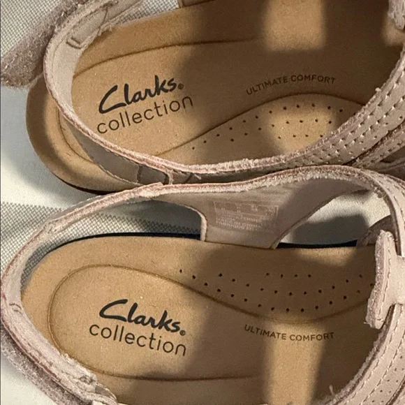 Clarks collection Women's Beige Strappy Sandals with Velcro - size 8 - Picture 2 of 10
